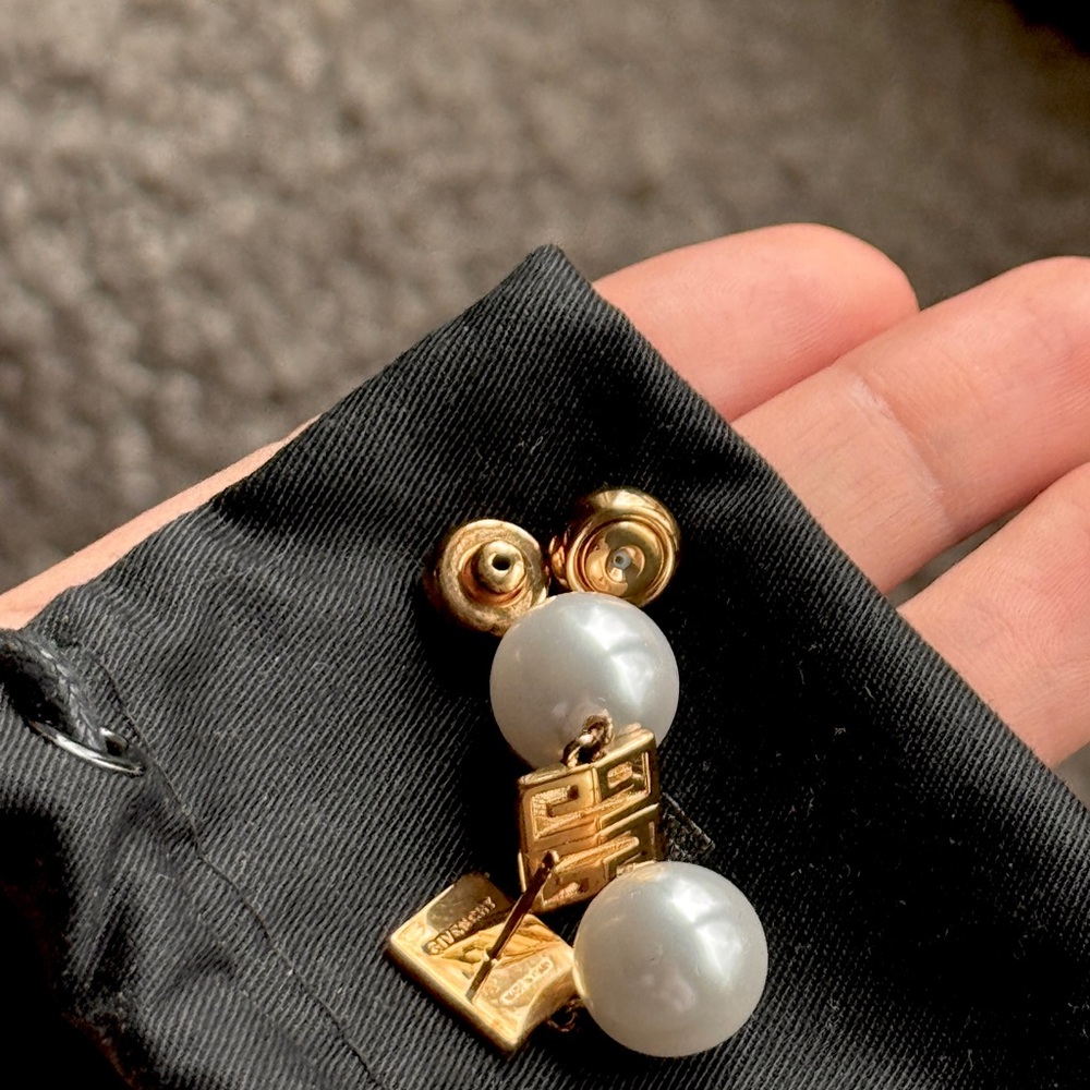 Givenchy 4G earrings in metal with pearls